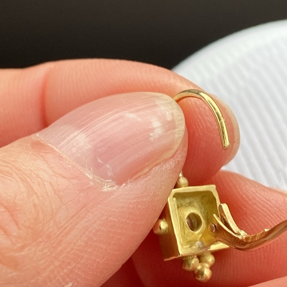 Penny Preville 18 k /Diamond earrings - Picture 5 of 5